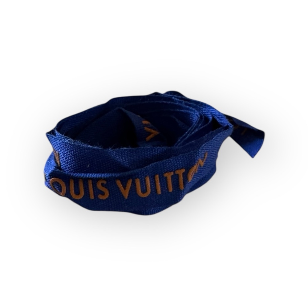 ๐ Authentic Louis Vuitton Ribbon - Blue - 0.5 Inch Wide 50โ long - Picture 2 of 6